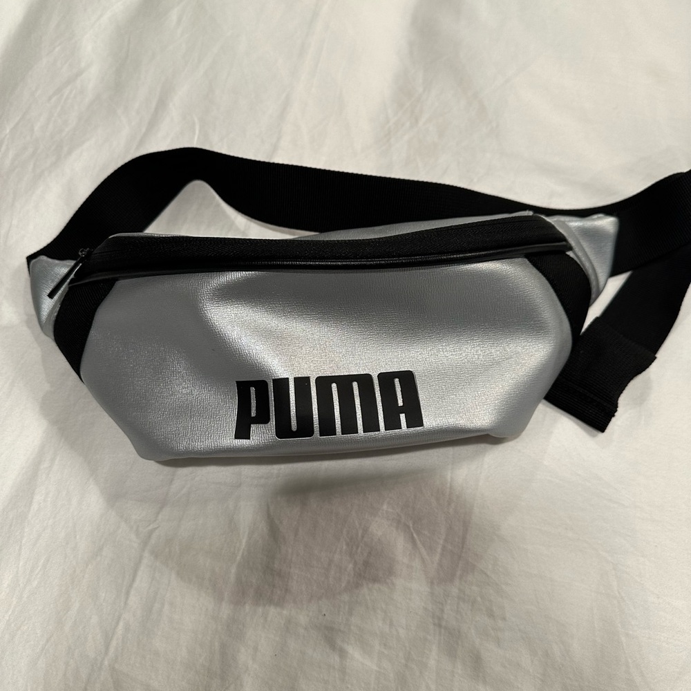 NWOT Puma Silver and Black Fanny Pack